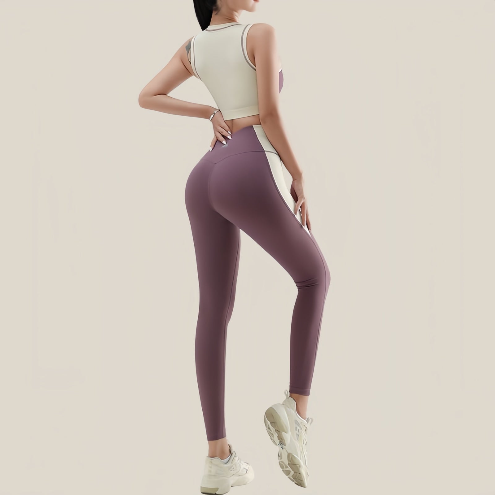 Dynamism and Comfort: The Quick-Drying Contrast Fitness Set