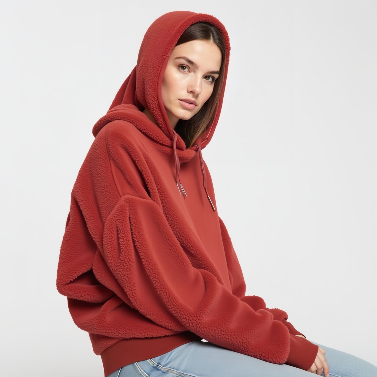 Un confort chaleureux et élégant : le sweat-shirt « Crimson Comfort »