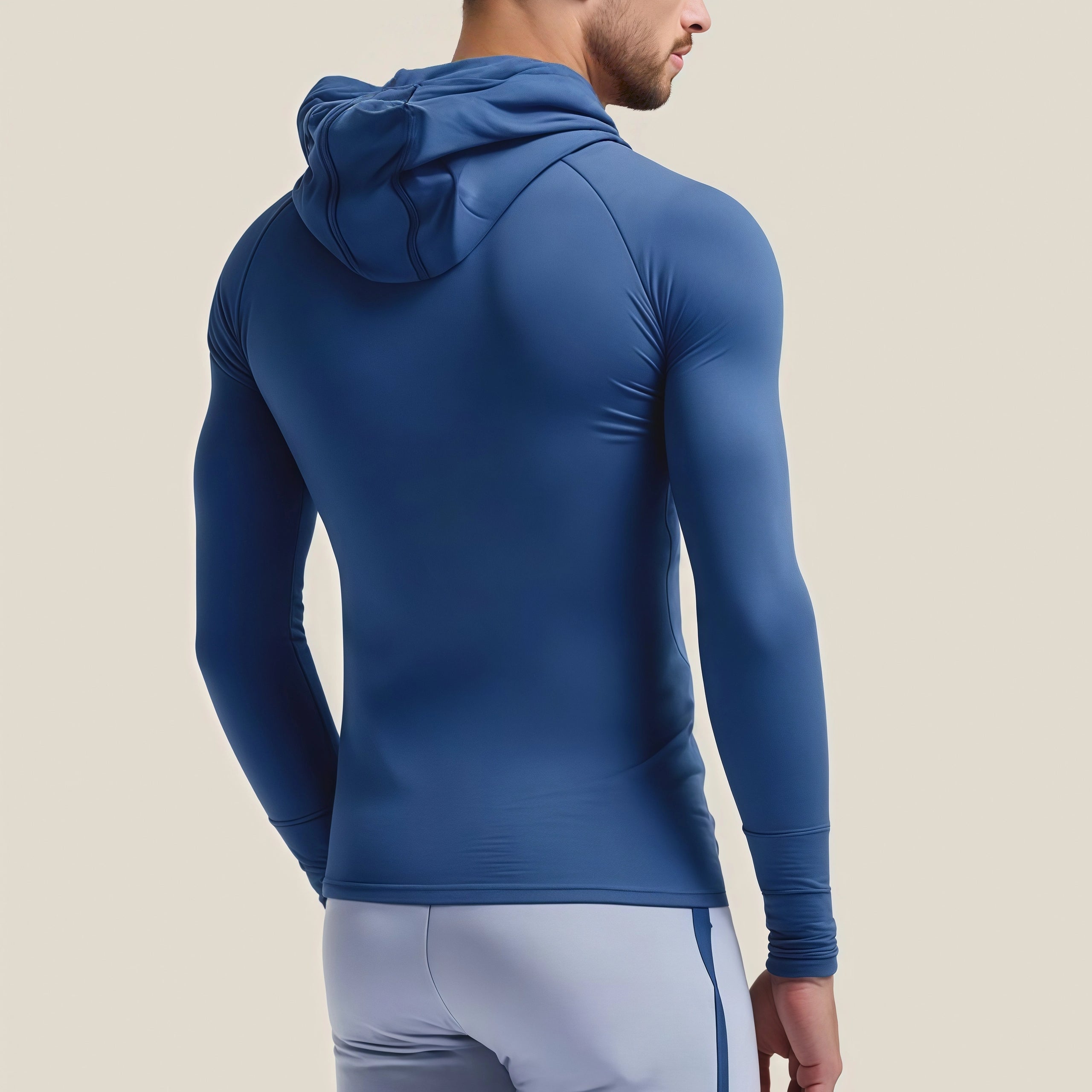Potenza e Protezione: La Maglia "Fusion Hooded"