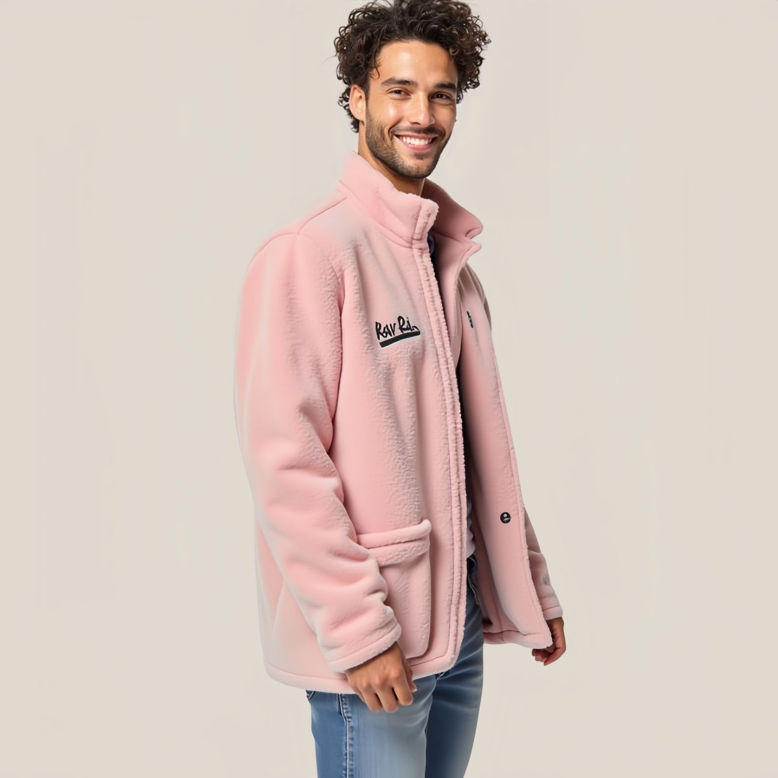 Giacca "Soft Embrace Fleece": Calore e Stile per Ogni Avventura