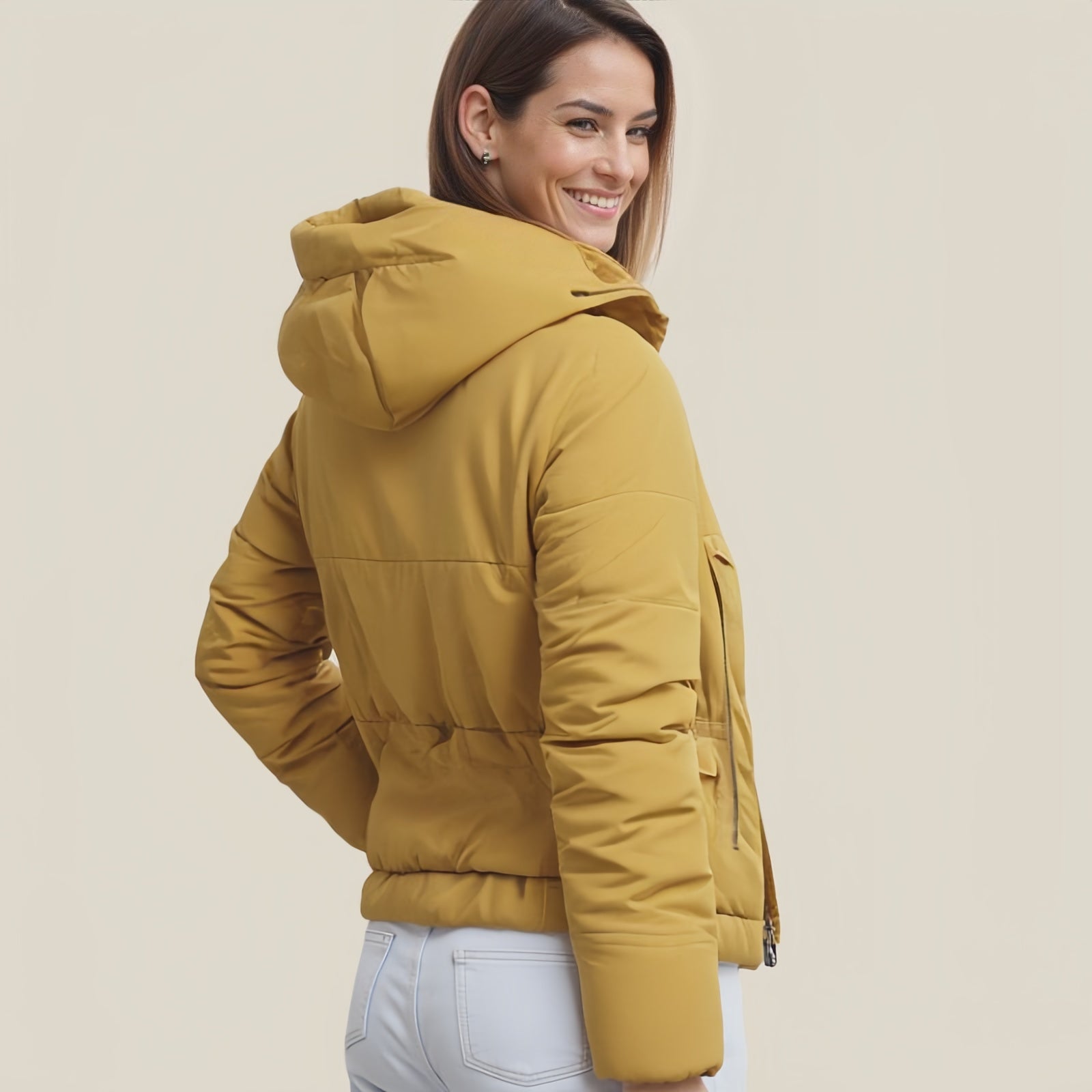 Nomad Heritage Fleece – Giacca Tecnica Giallo Ocra con Cappuccio e Ricami Tipici