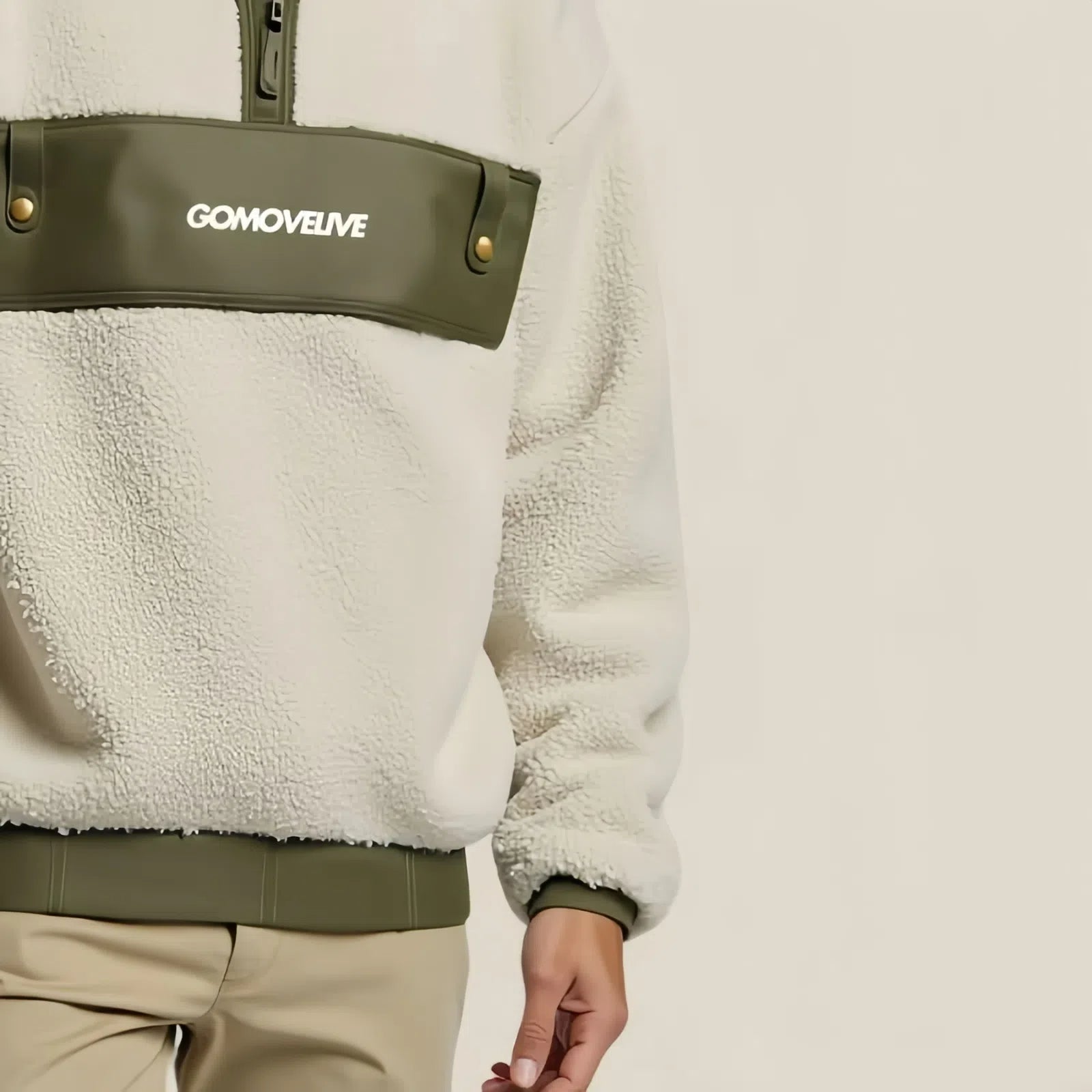 Eleganza Distintiva: La Felpa "Urban Explorer"