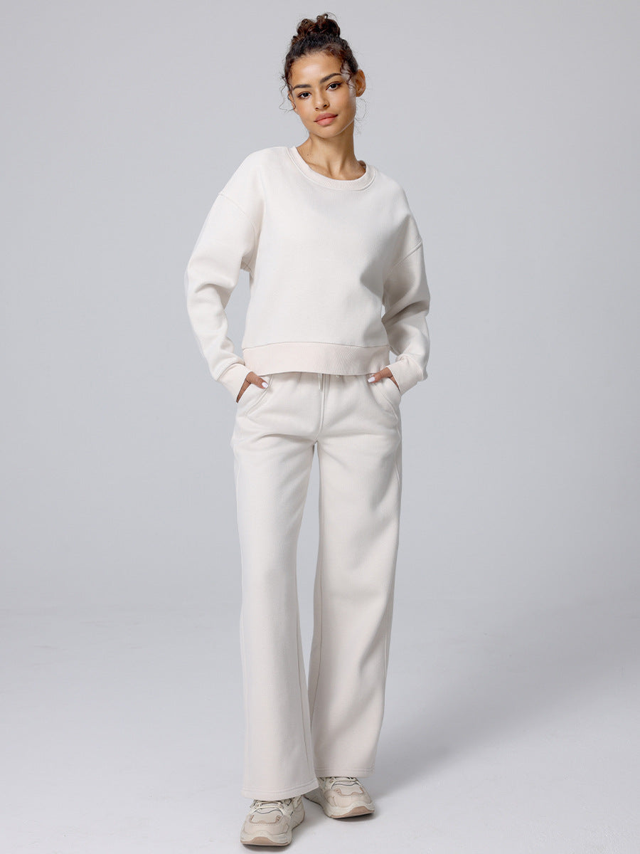 Velvet Wide-Leg: Il Lusso che Accarezza la Tua Pelle