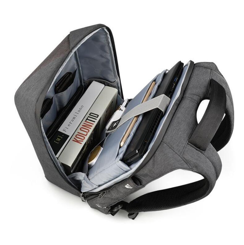 Protezione Intelligente in Movimento – Lo Zaino che Pensa per Te