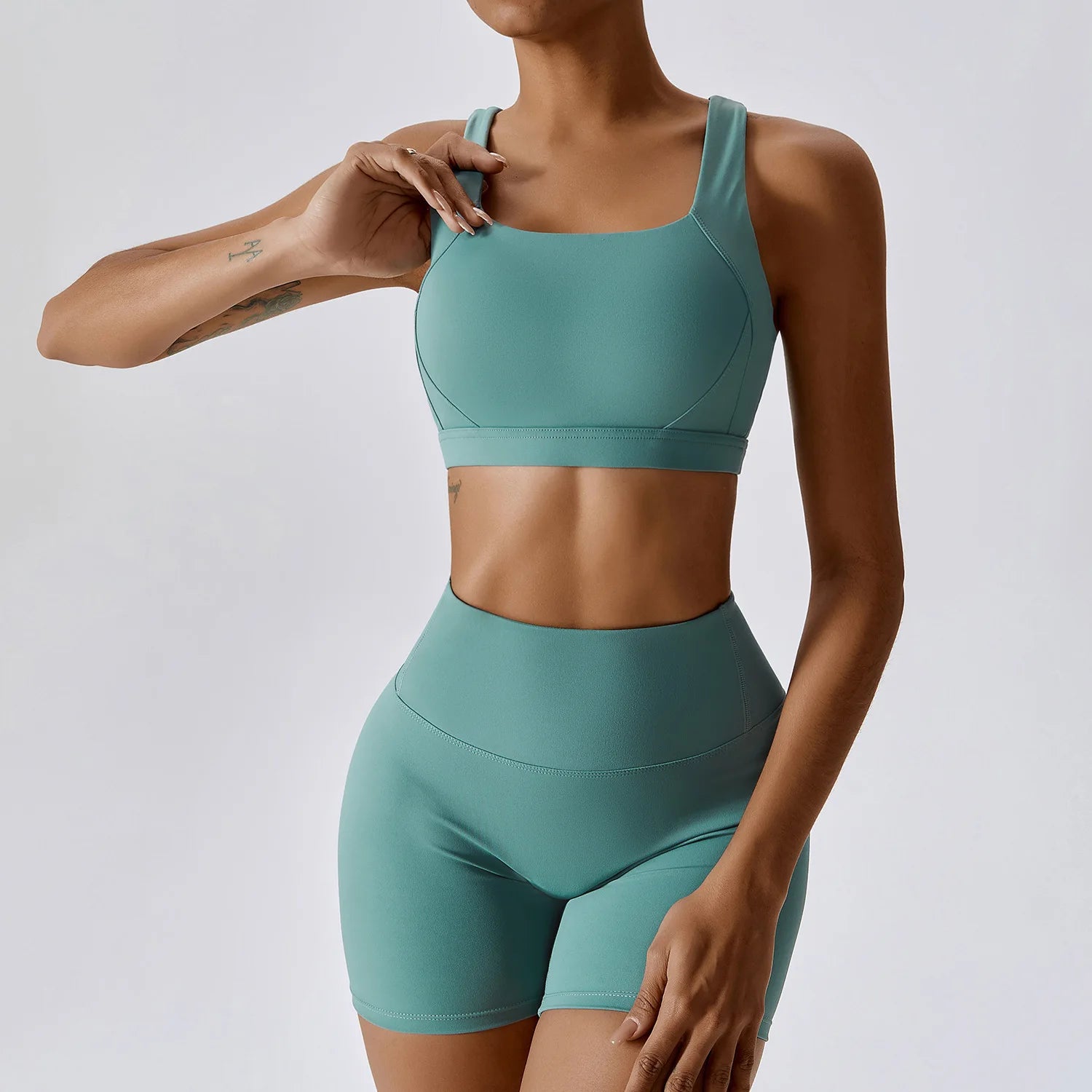 Set Yoga 2 Pezzi Push Up – Il completo che ti fa sentire irresistibile.