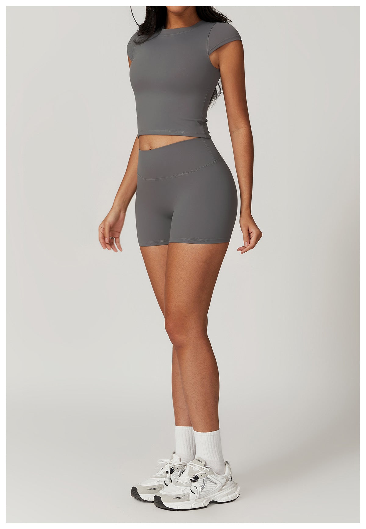 SculptFlex Pro – Gli Shorts Yoga che Modellano e Performano