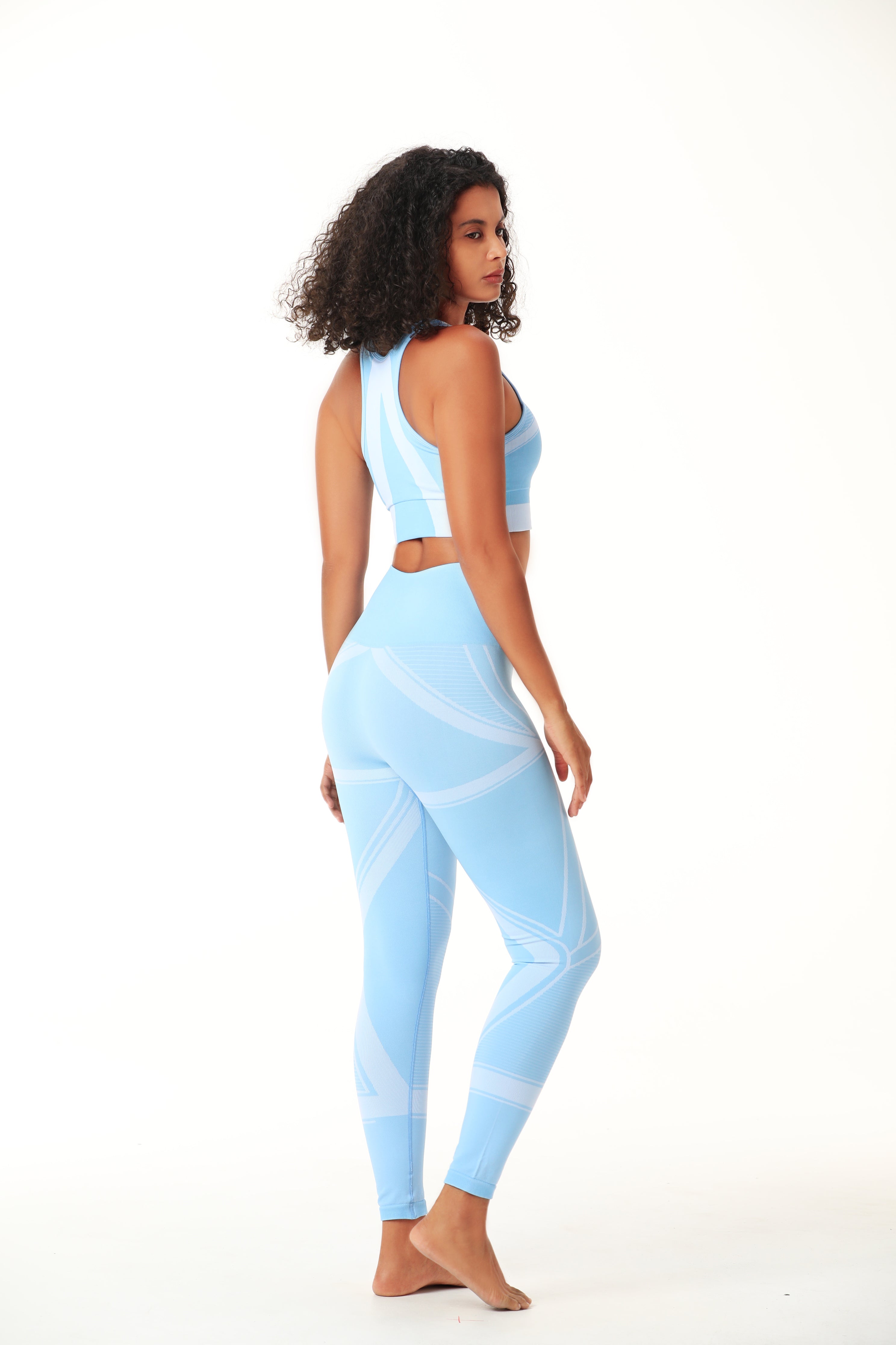 FlexiSculpt Pro – The Yoga Outfit That Shapes You Without Limits