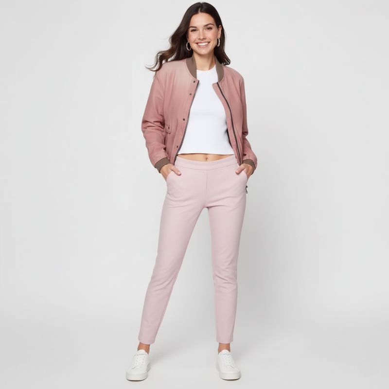 Stile Iconico, Comfort Versatile: La Bomber Rosa Rivisitata