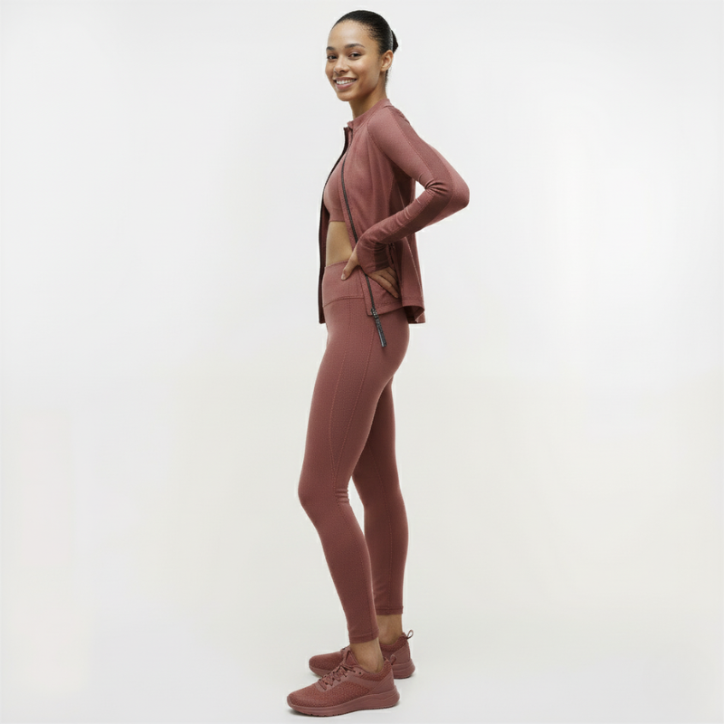 "Terra Motion" — Energia calda, silhouette scolpita