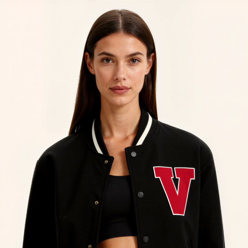 Varsity Insignia – Sobria forza atletica