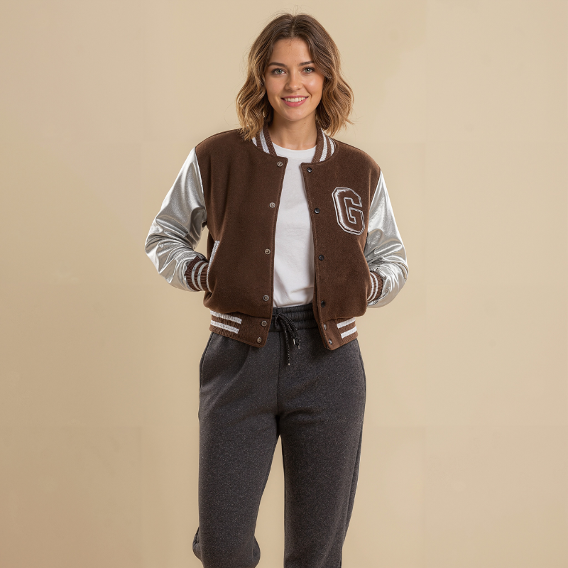 "Silver Ground" – Énergie détendue, style structuré