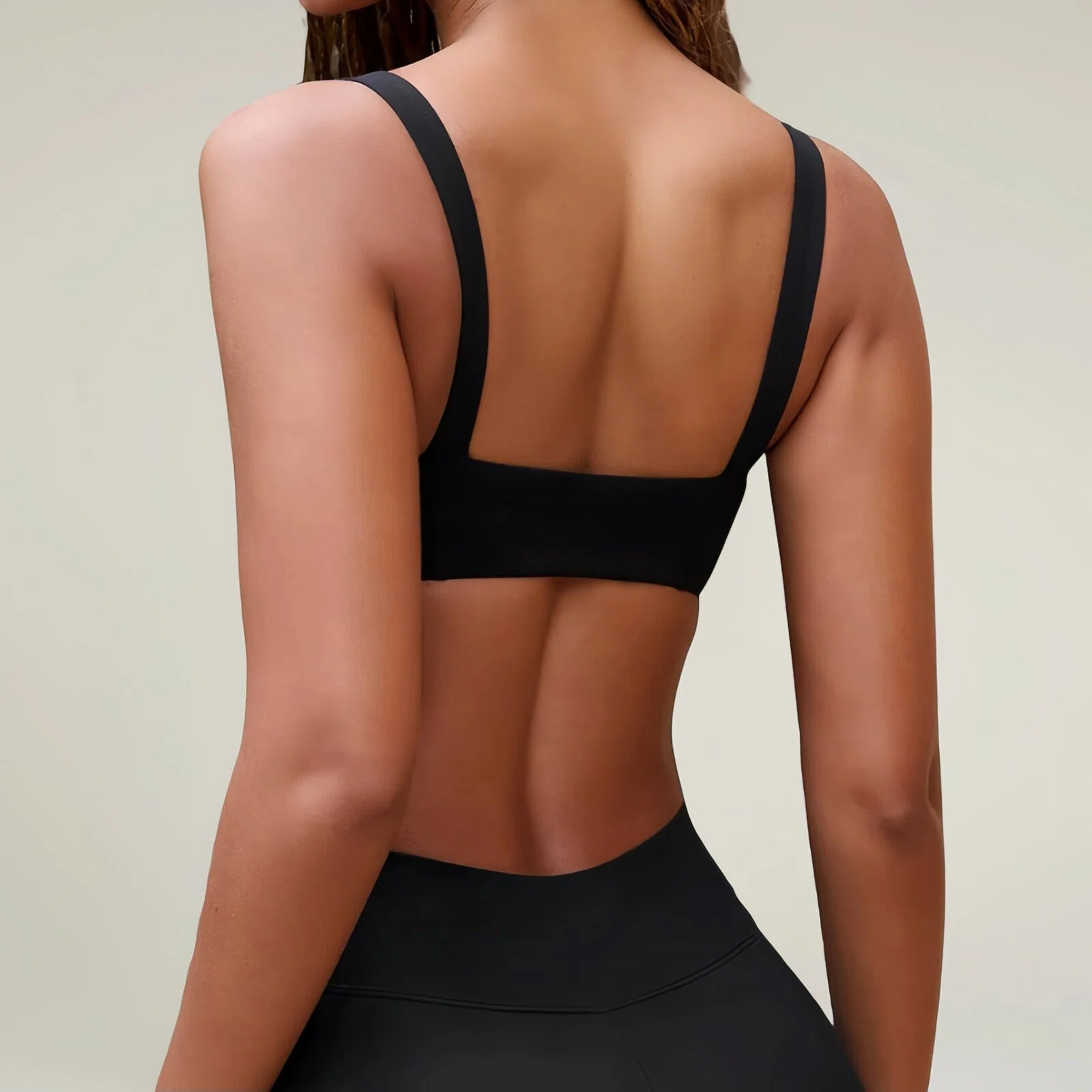 3-Point Yoga Suit – Elegance and Performance in Harmony
