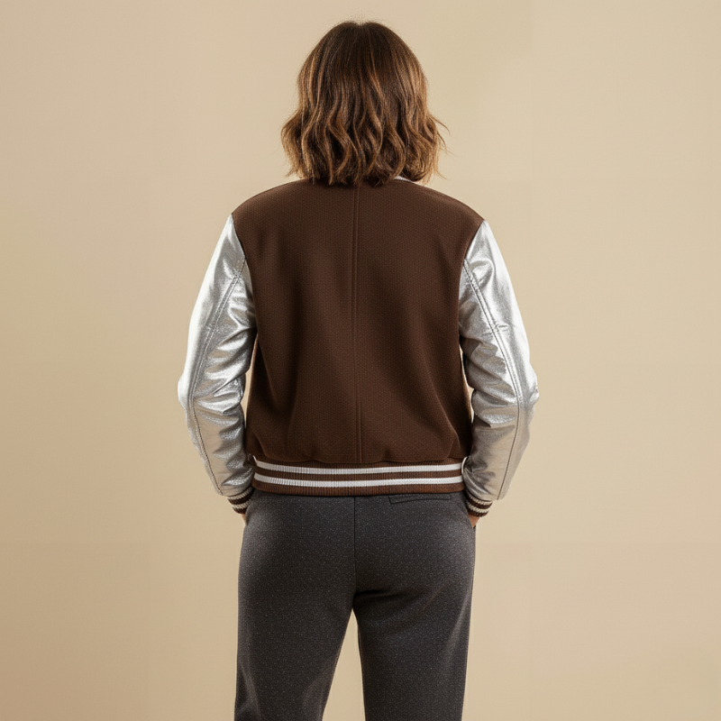 "Silver Ground" – Énergie détendue, style structuré