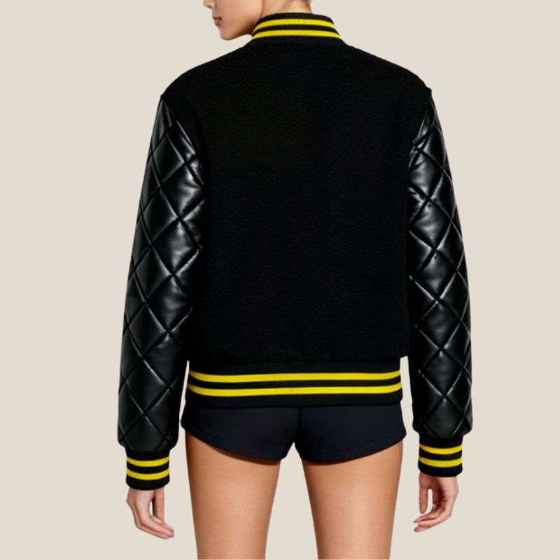 GO Varsity Black & Gold – L’eleganza sportiva che non passa inosservata