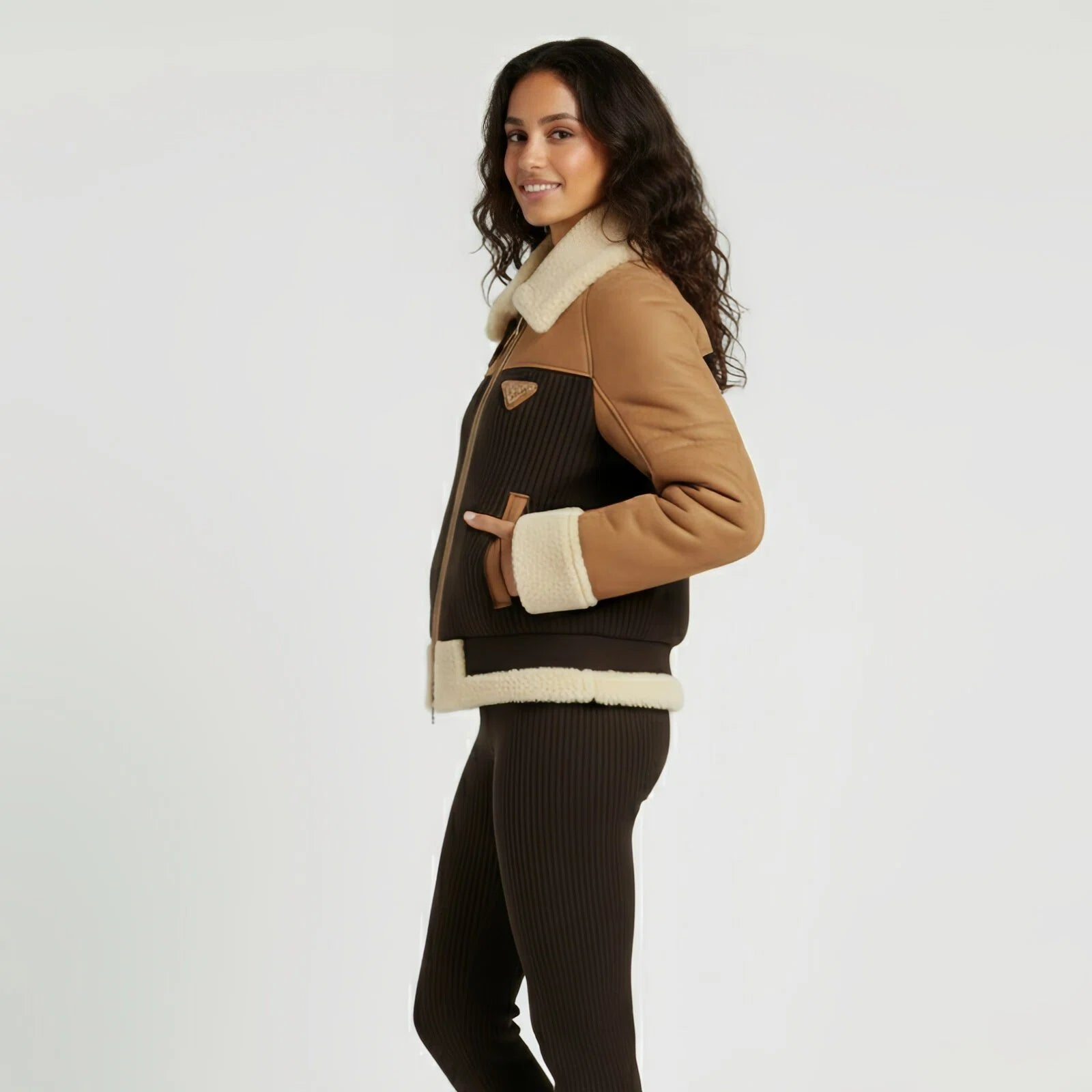 « Tranquility Pilot » – Veste technique en peau lainée et maille côtelée