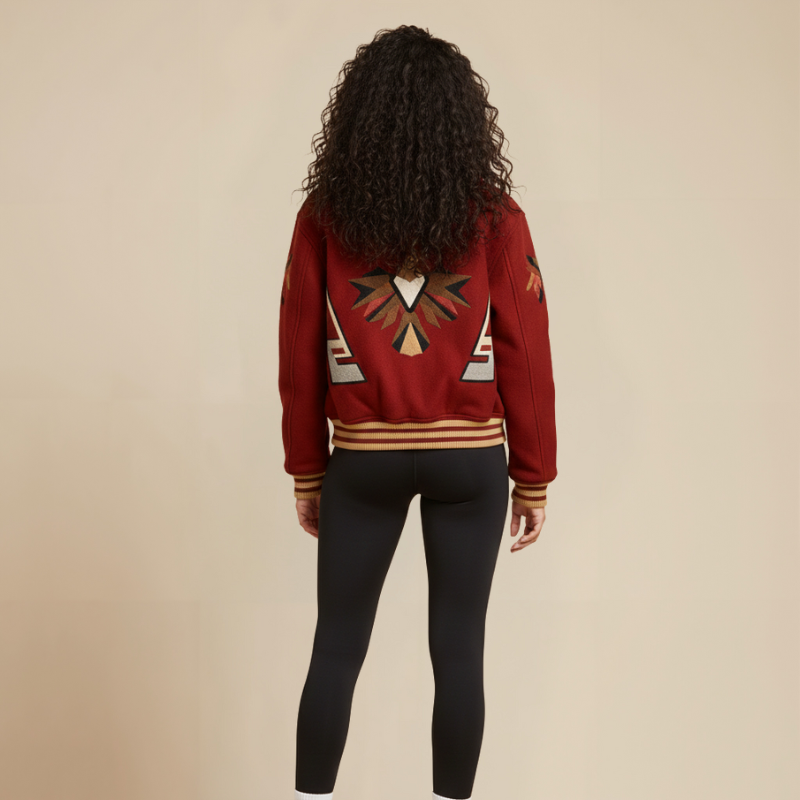 « Phoenix Drift » – Élégance graphique, esprit libre