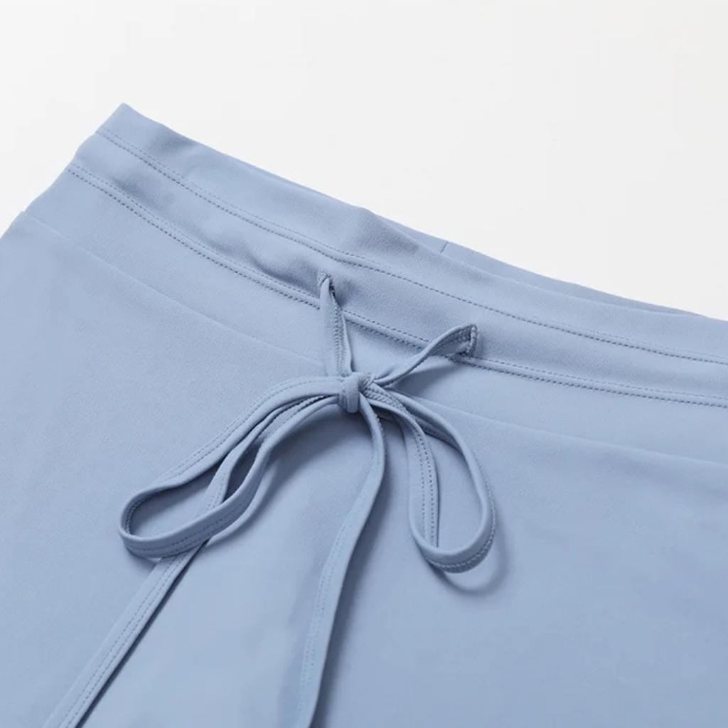 Shorts Shaping in Seta Coreana: La carezza del lusso che modella le tue curve.