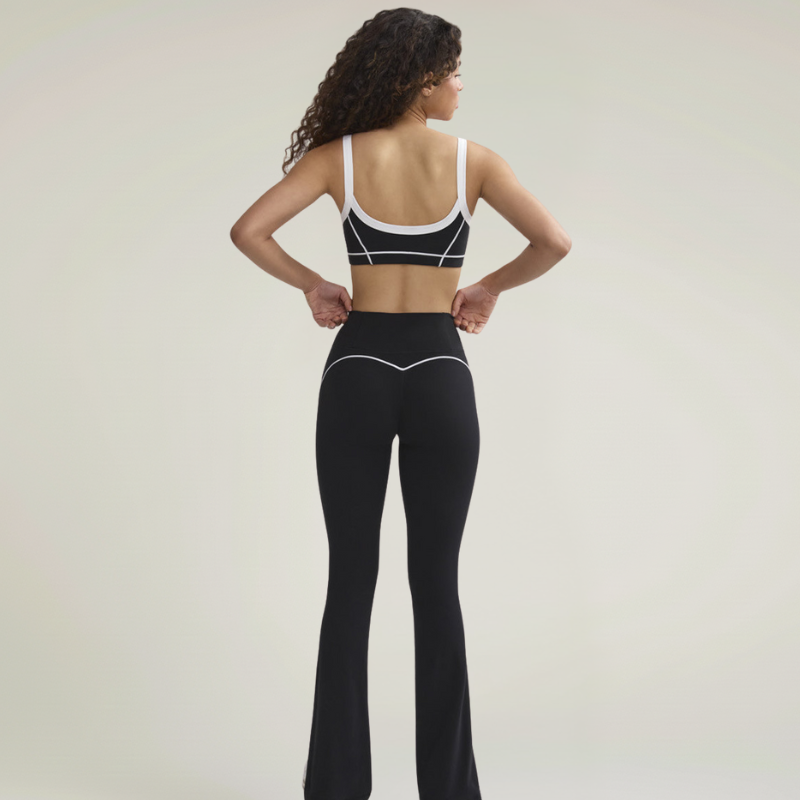 Yoga Sportswear Set – Libertà e Stile in Movimento