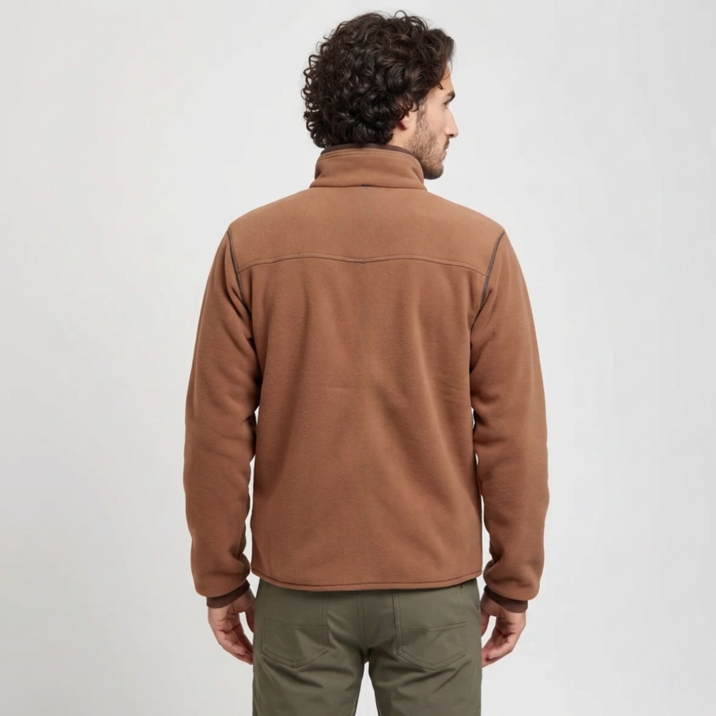 Linea Pulita – Il fleece marrone per ogni stagione