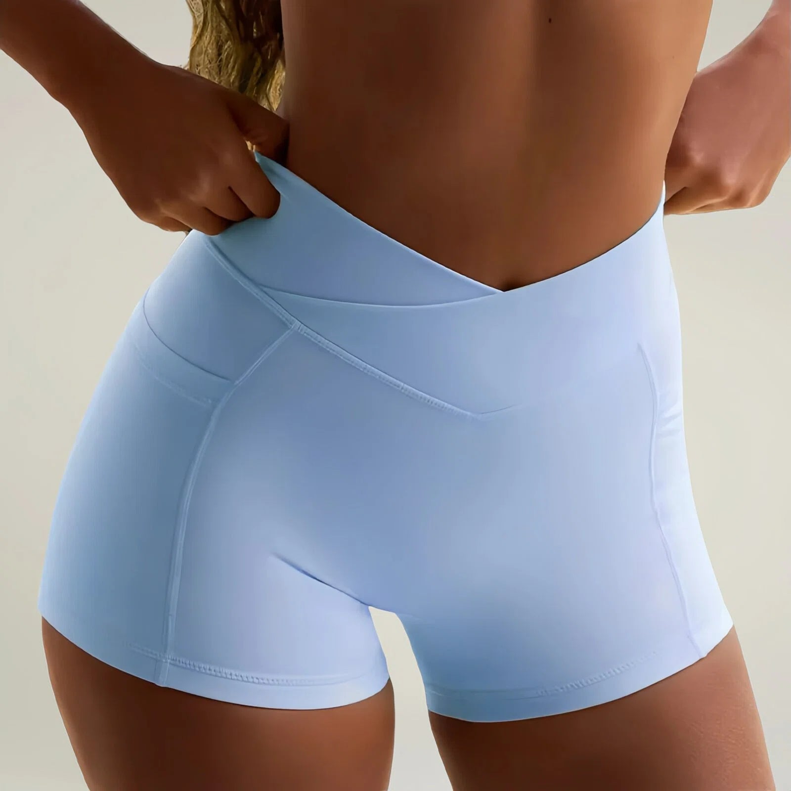 3-Point Yoga Suit – Elegance and Performance in Harmony
