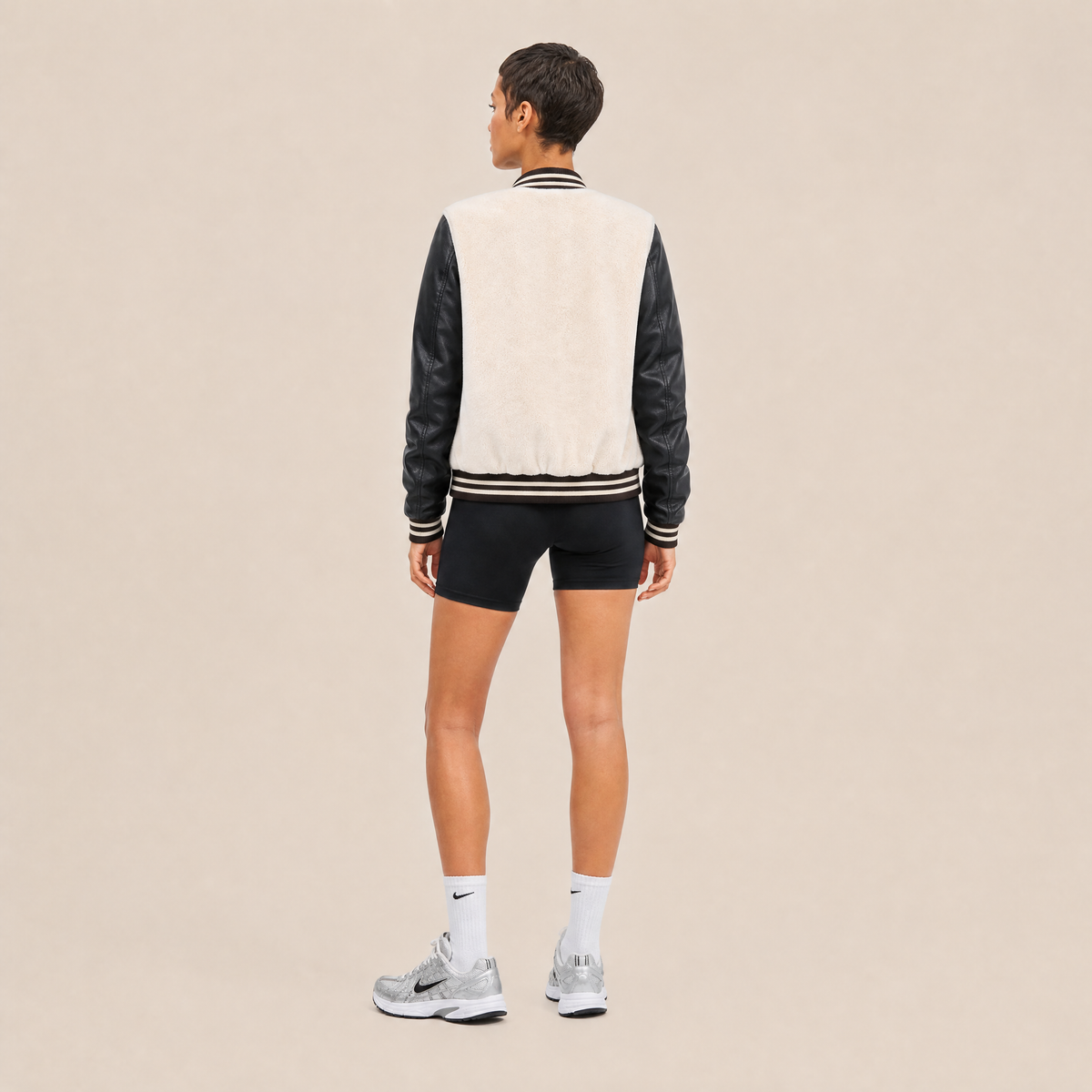 “Go Forward” – Varsity in pelle e pile