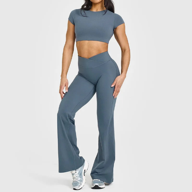 FlowFlex Micro-Flare Pants — Eleganza sportiva, comfort senza compromessi
