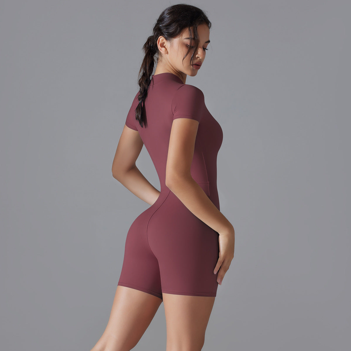 Summer Yoga Jumpsuit – Freschezza e Stile in Movimento