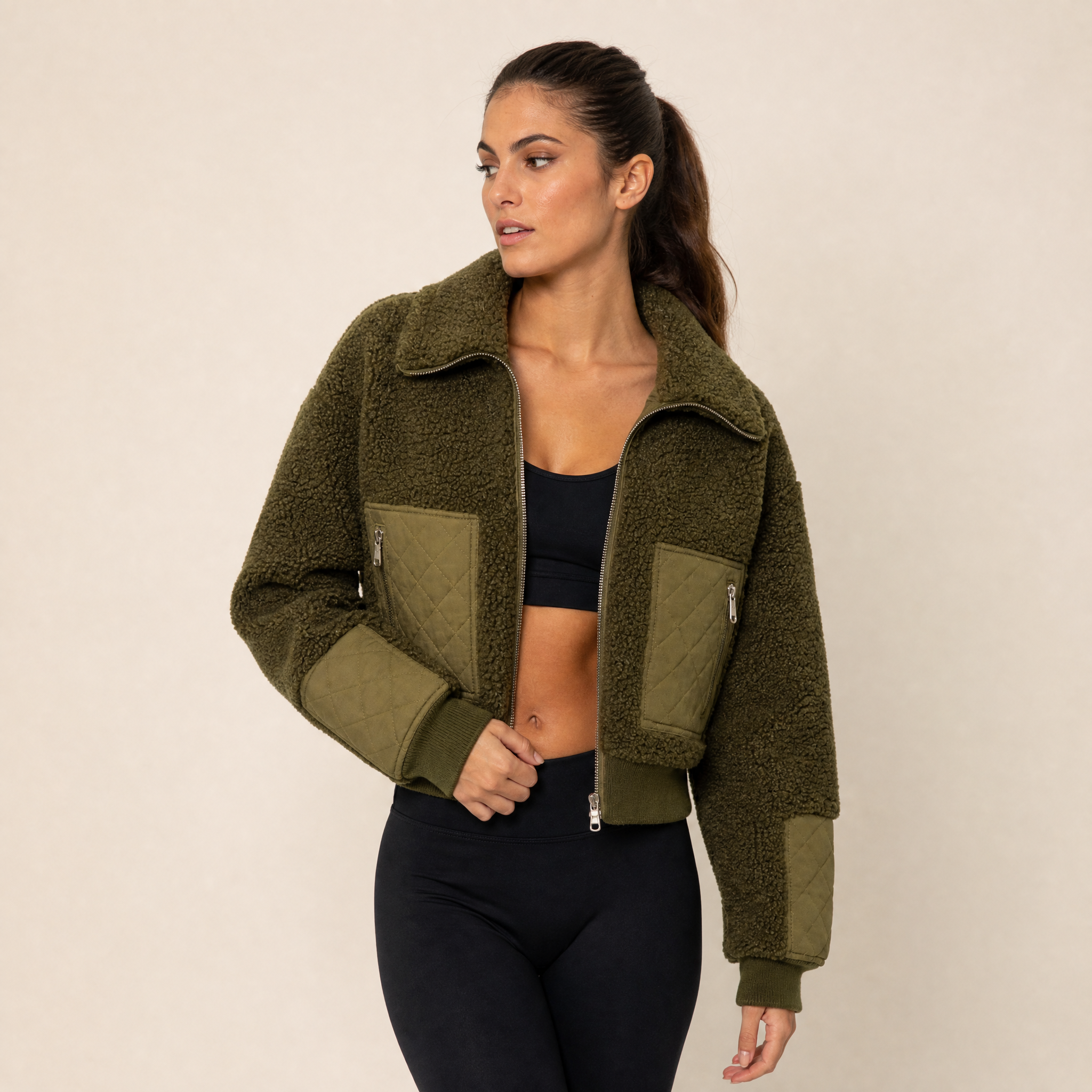 "Verde Strutturato" – Technical Sherpa with a sporty soul