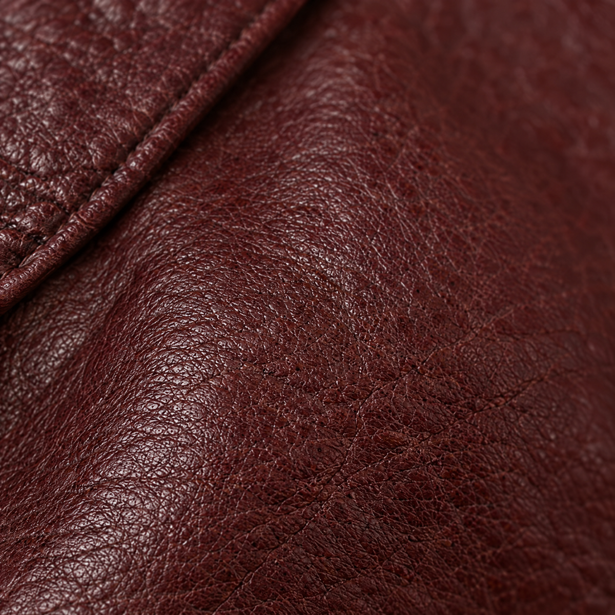 Come curare una giacca di pelle: guida completa
