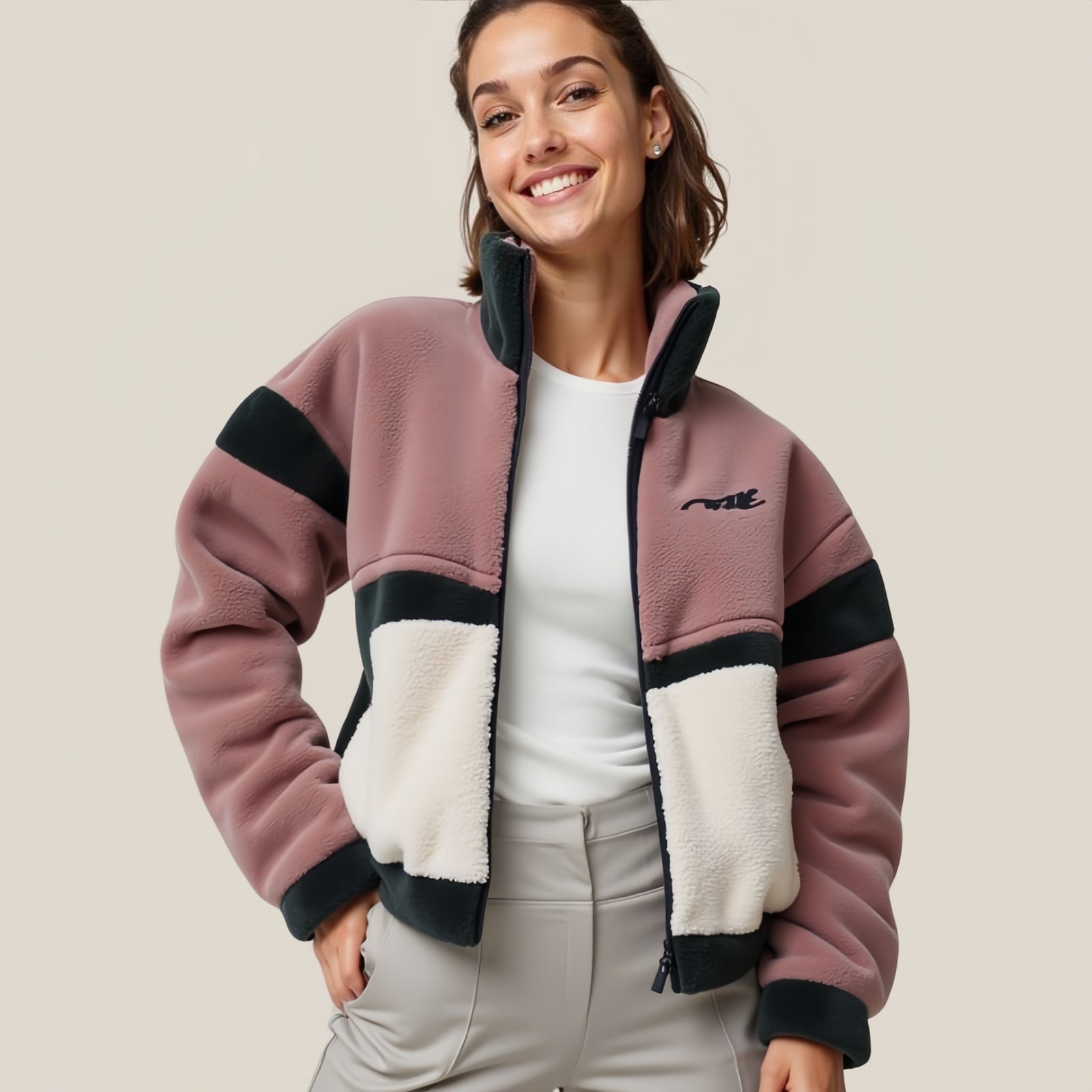 Stand out in the Urban Explorer Fleece Jacket