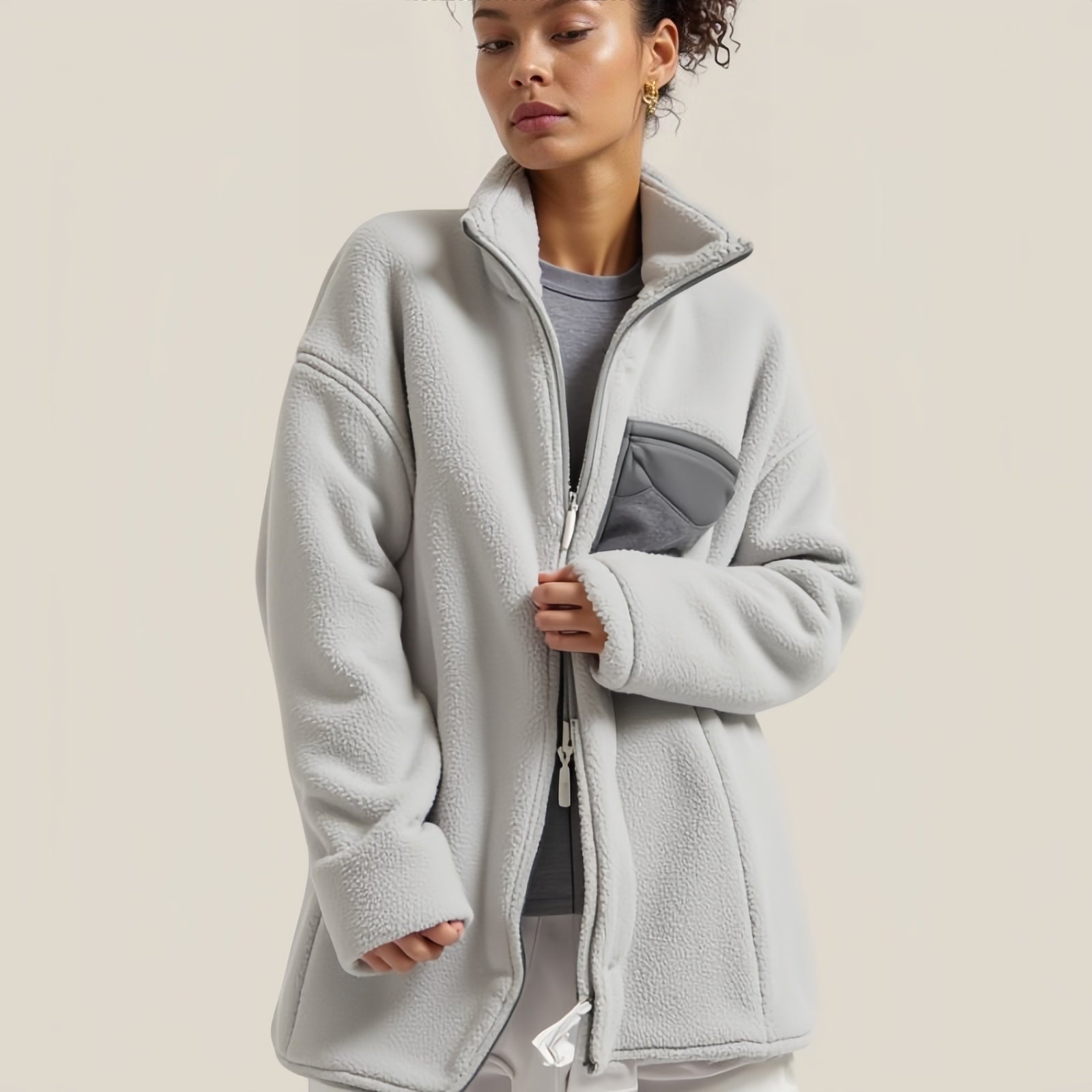 Abbraccia il Comfort: La Giacca in Pile Oversize che unisce Stile e Funzionalità