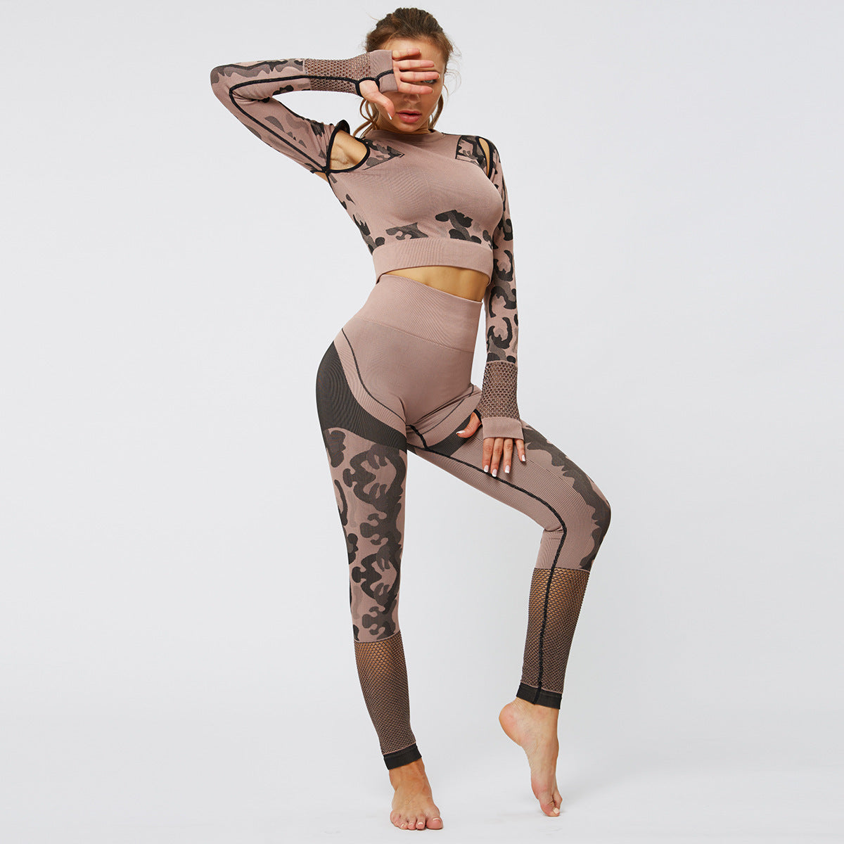 CamoFlex Pro - The Fitness Outfit That Blends In With Your Needs