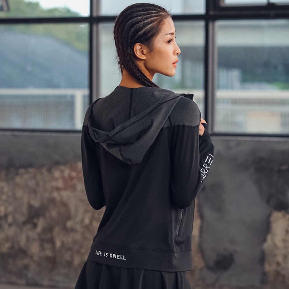 FlexFlow Zenith - The Multifunctional Sports Jacket with 360° Technology