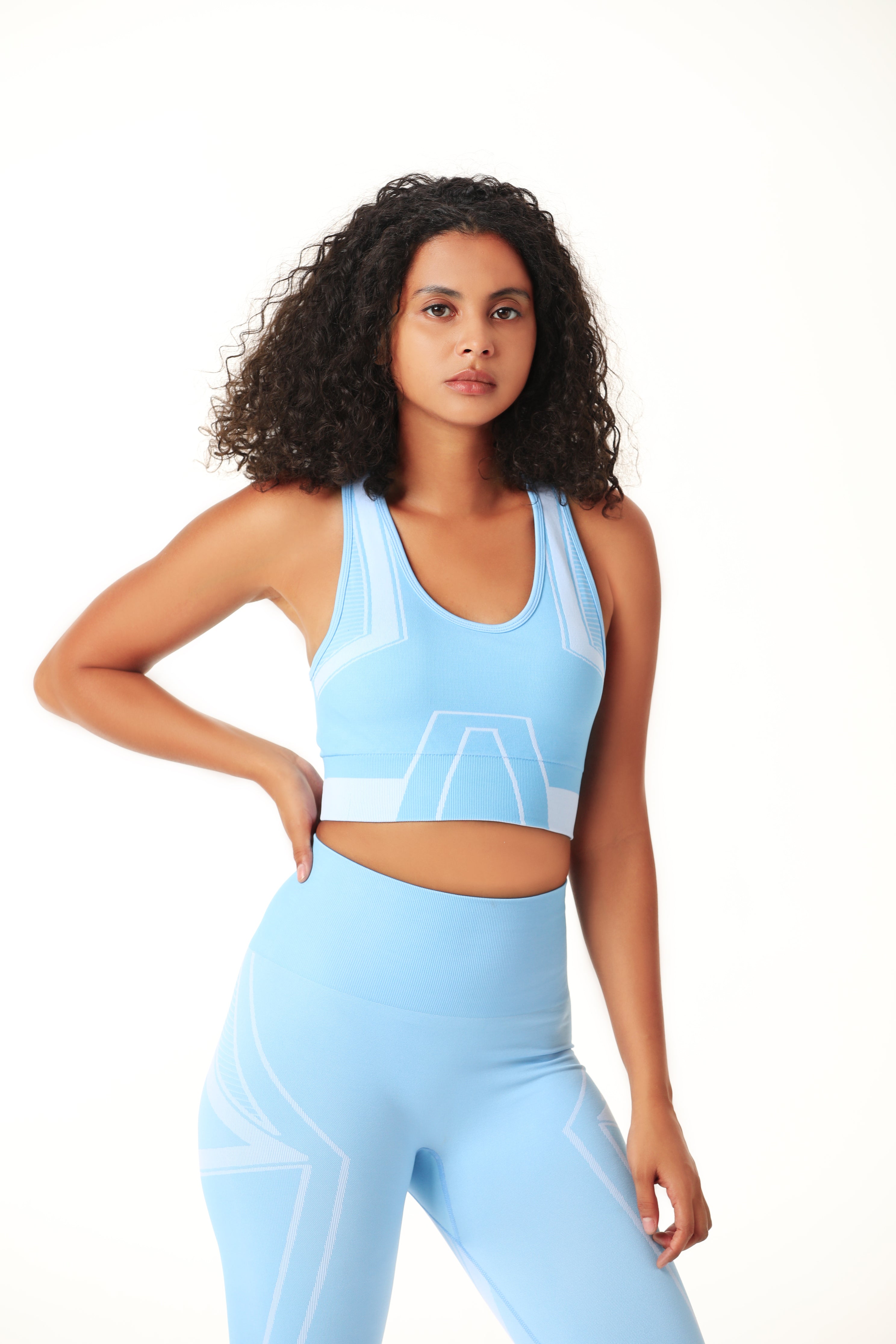 FlexiSculpt Pro – La tenue de yoga qui vous sculpte sans limites
