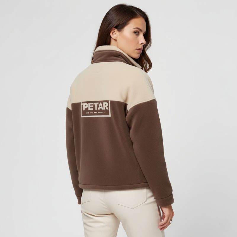 PETAR BAL-AGE Annual – Giacca in Pile Bicolor Beige e Marrone con Zip e Stampa Frontale
