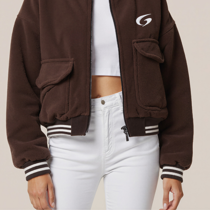 Stile Varsity Rivisitato: La Giacca Bomber "College Comfort"