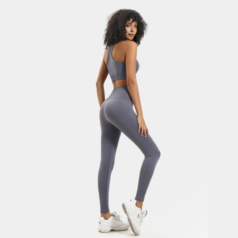 Seamless Yoga Set – Libertà Totale in Maglia Elasticizzata