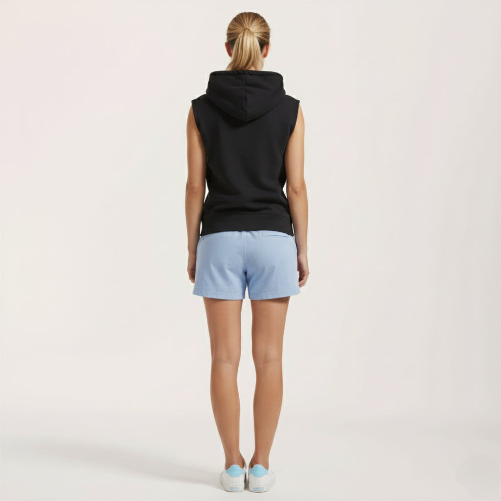 Outfit "Dynamic Breeze": Freschezza e Libertà per Ogni Movimento