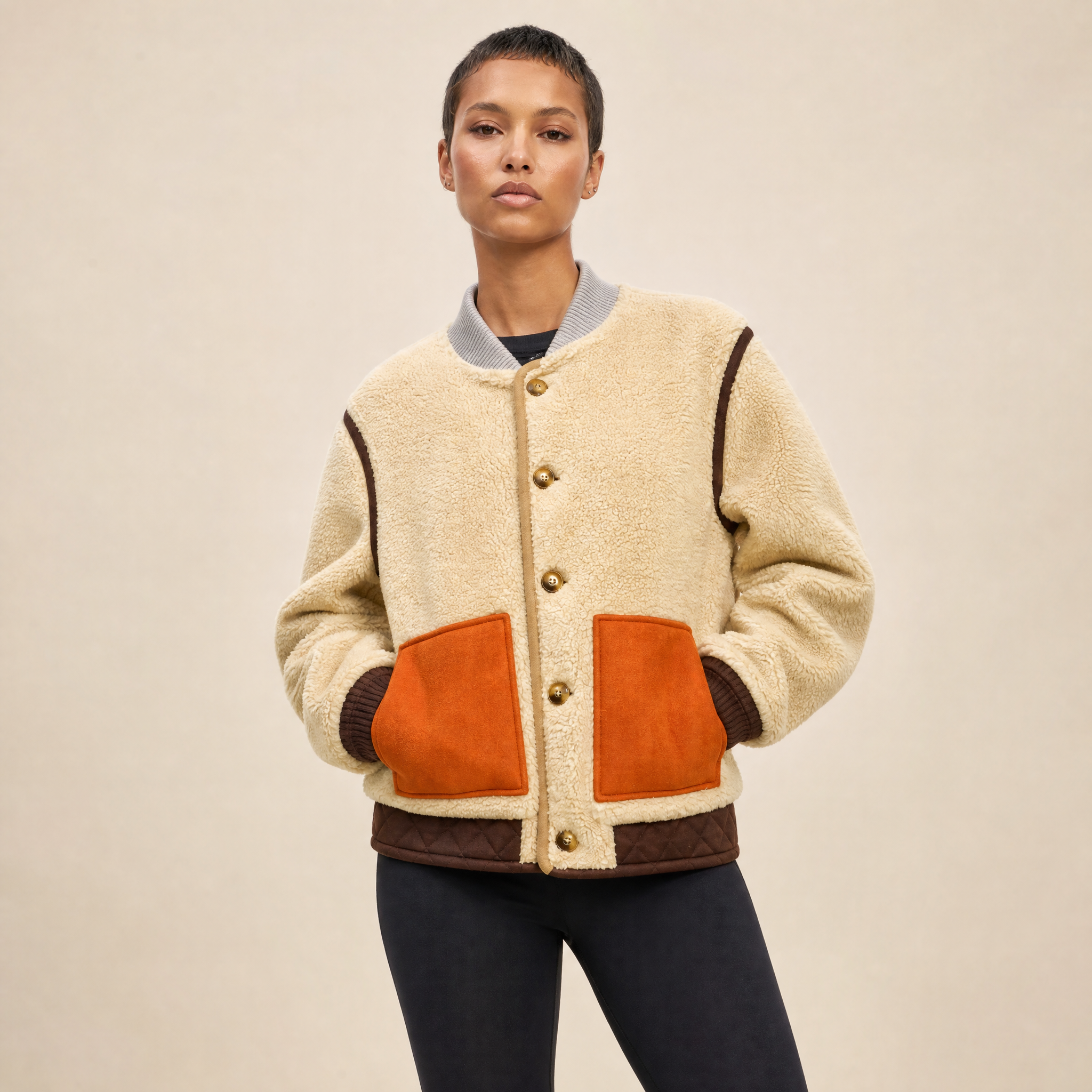 « G-Drive Essential » – Blouson aviateur technique à l'identité graphique affirmée et à la coupe sportive